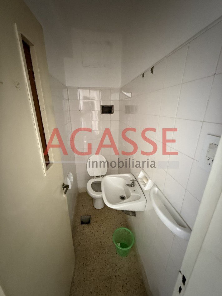 CALLE URQUIZA. CENTRO. VENDO DPTO DE 3 DORMITORIOS .