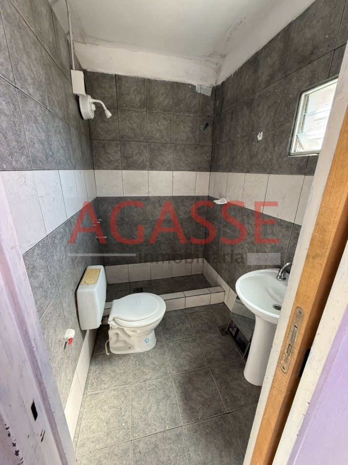 CALLE BELGRANO 640. ALQUILO CASA INTERNA 1 DORM