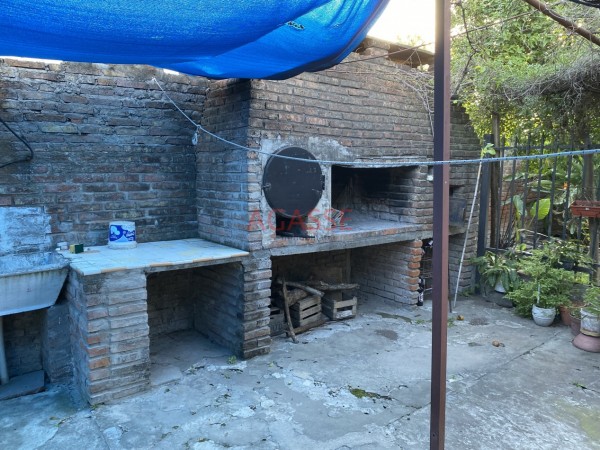 San Agustin calle los ceibos Vendo Casa 2 Dormitorios con amplio fondo