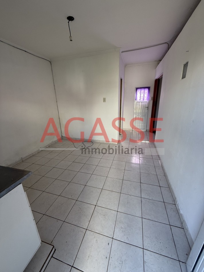 CALLE BELGRANO 640. ALQUILO CASA INTERNA 1 DORM