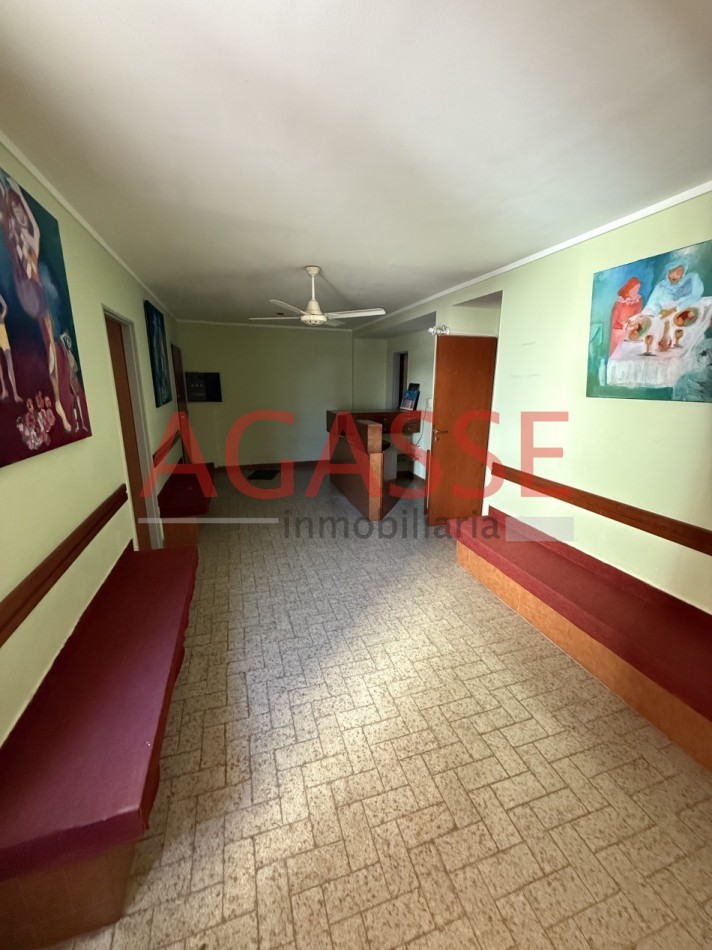 CALLE LIBERTAD. VENDO SEMIPISO APTO CONSULTORIOS.OFICINAS ETC.