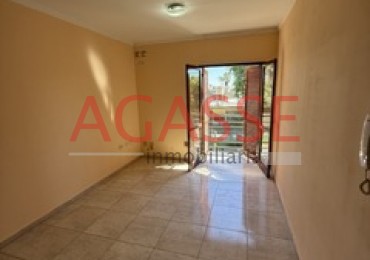 CALLE URQUIZA 1795. ALQUILO AMPLIO DPTO DE 1 DORMITORIO CON BALCON